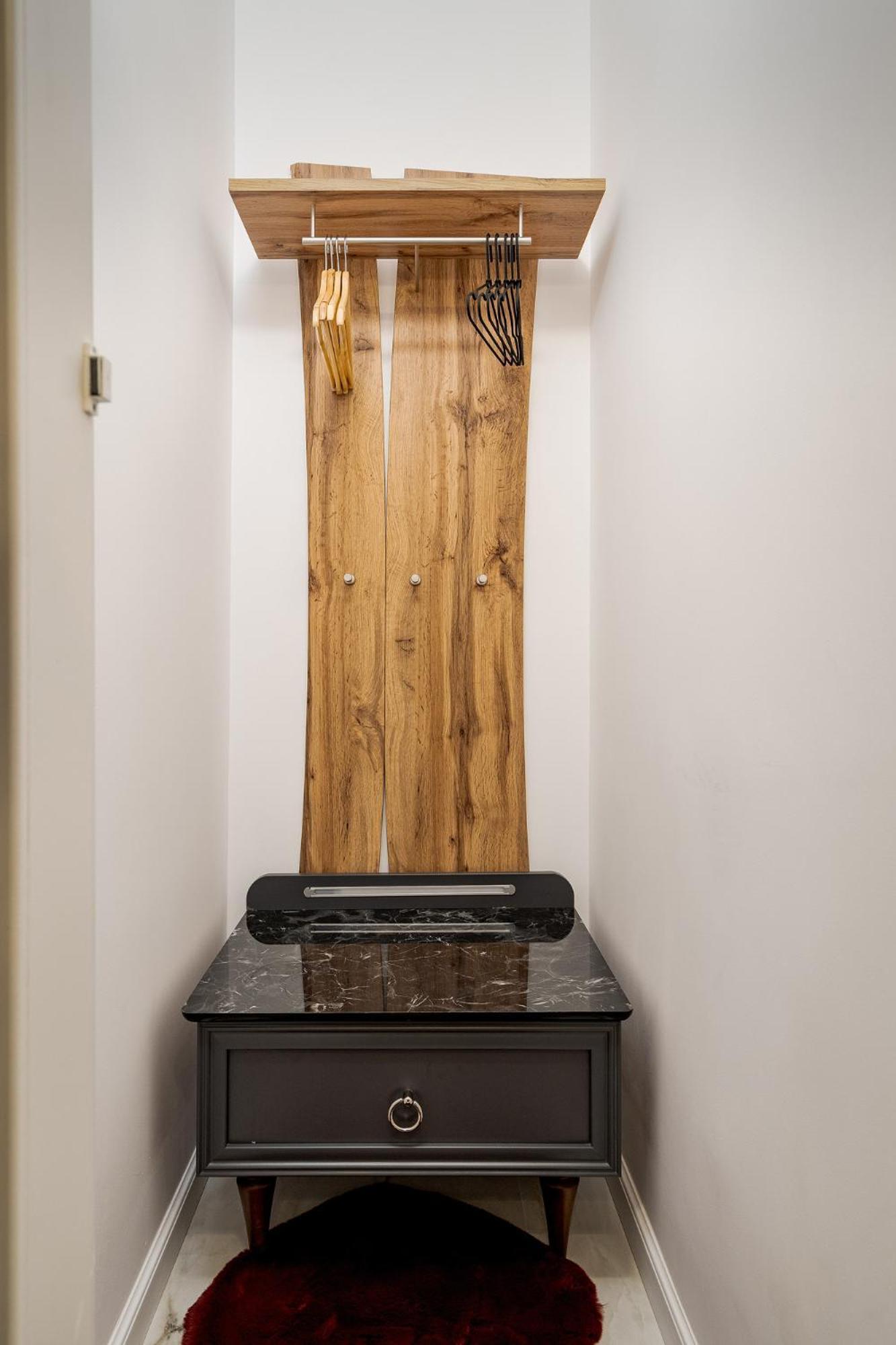 Cooper And Wood Elegance Orizont Galleries Bukarest Exteriör bild